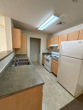Rental unit photo: Willow Trace Apt 103 – 2 Bedroom Apartment - 3440 Newman Rd Apt 103, Joplin MO 64801
